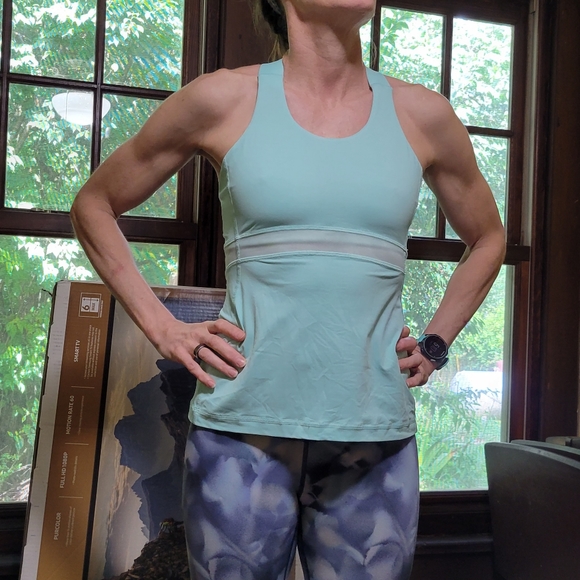 Lululemon tank size small - Picture 2 of 3